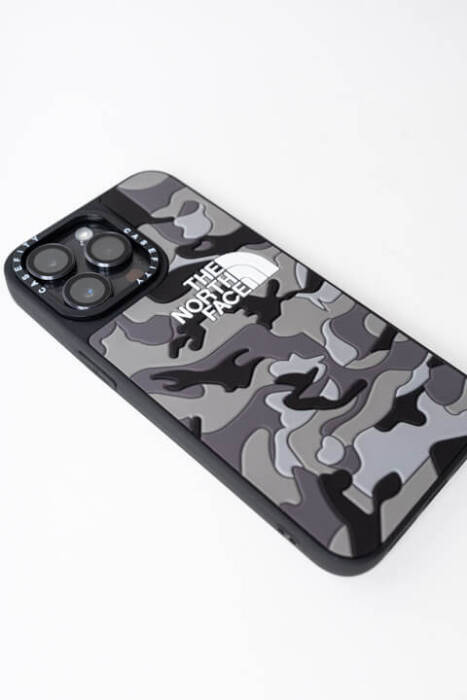 Apple iPhone 15 Pro Kabartmalı The North Face Desenli Gri Telefon Kılıfı - 2